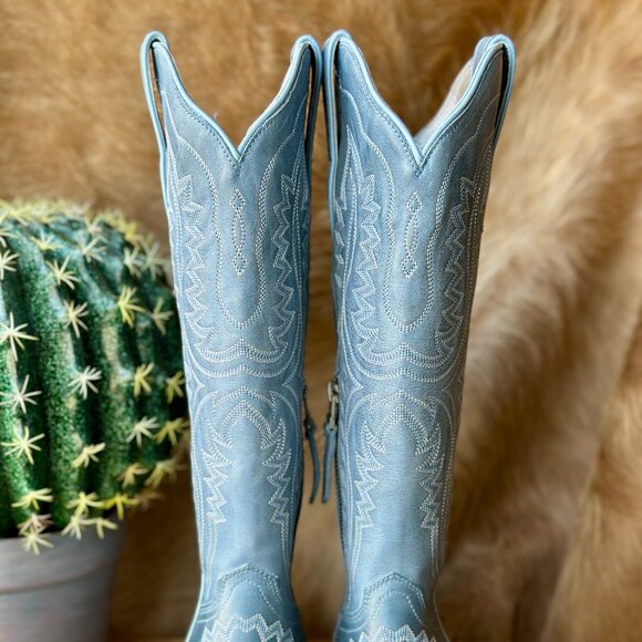 Ariat Casanova Snip Toe Boot [Vintage Denim] NWT - Picture 3 of 6